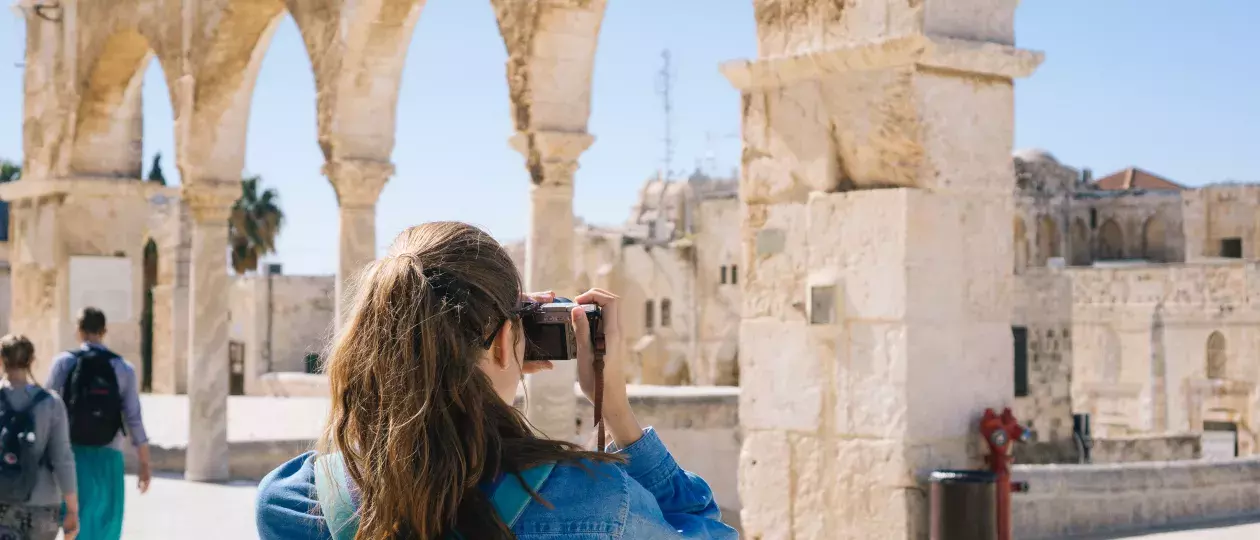 Israël verwelkomt weer buitenlandse toeristen, mits gevaccineerd of hersteld IsraelNieuws